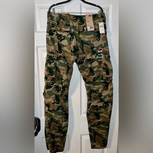 Camouflage Cargo Pants Levis Mens size 34